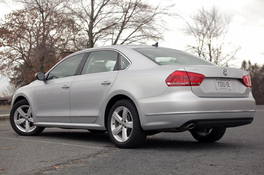  Volkswagen Passat 2.5L SEL Premium 2012 года  (фото 36 из 36)